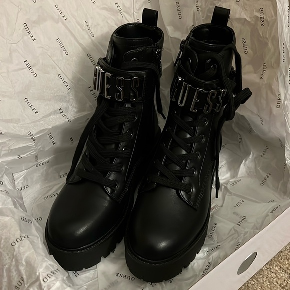 Guess Vaires New black combat boots size 6 logo buckle lace up w zipper NIB - Picture 2 of 4